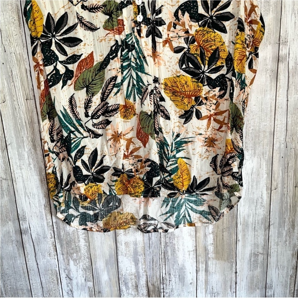 Daniel Rainn Liona Leaf Print Sleeveless Blouse - Picture 3 of 7